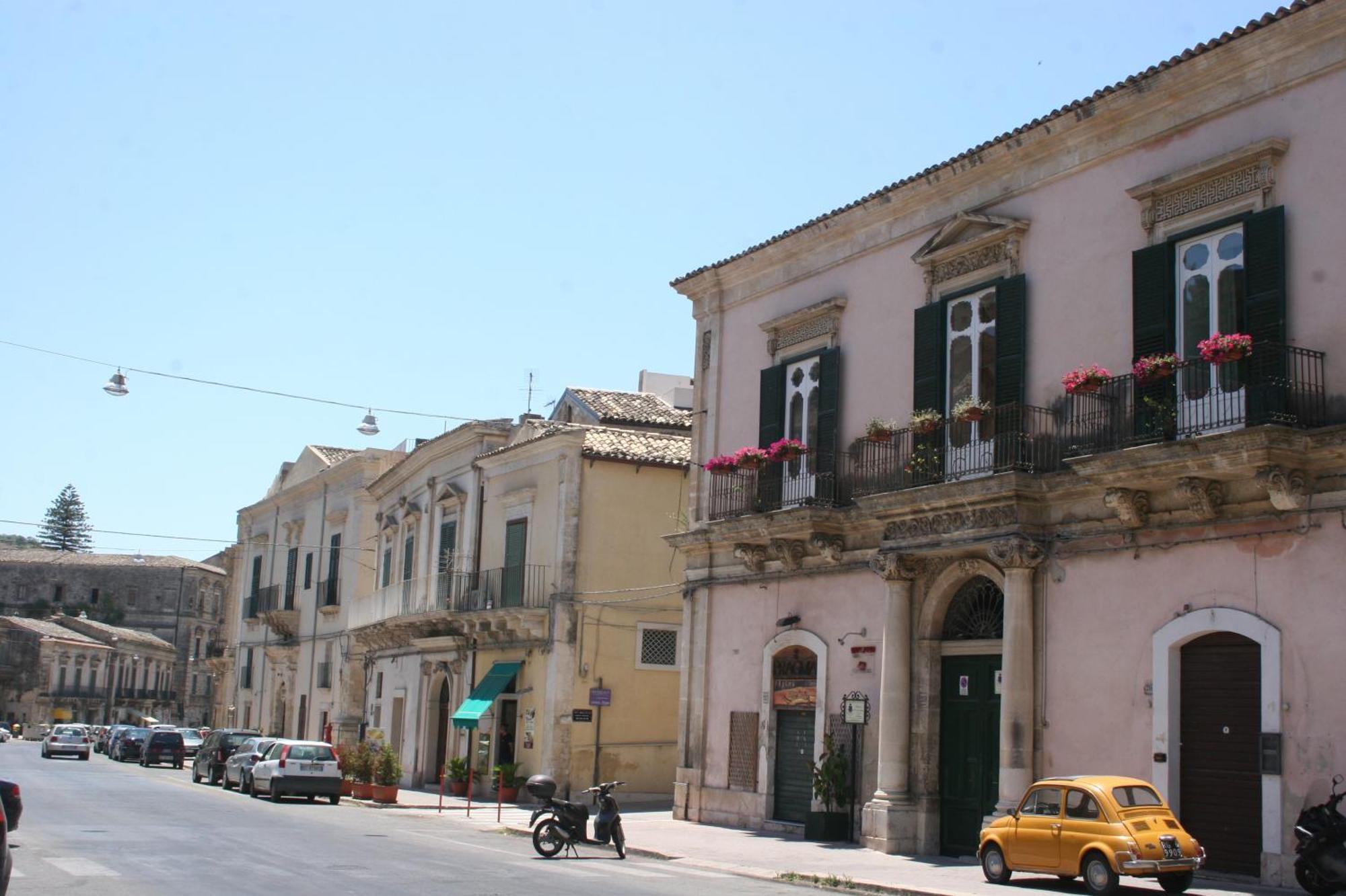 Palazzo Il Cavaliere B&B De Charme Modica Exterior foto