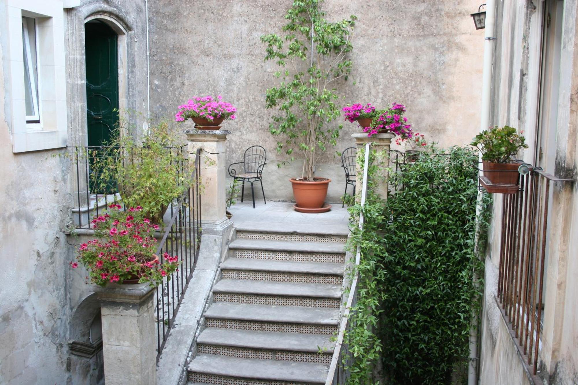 Palazzo Il Cavaliere B&B De Charme Modica Exterior foto